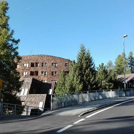 Con Terrazza A Pila Apartment *