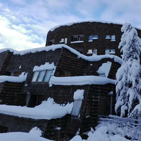 Con Terrazza A Pila Apartament Pila (Valle d'Aosta)
